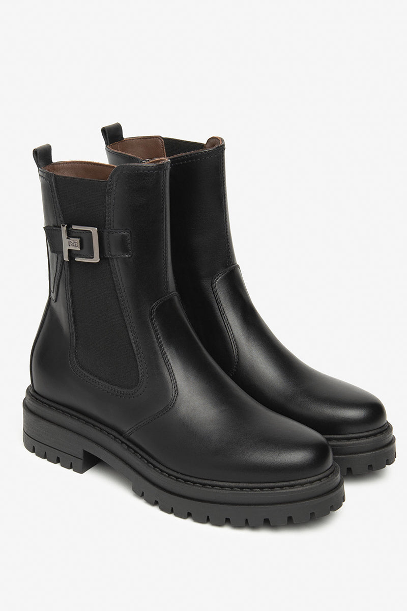 Leather chelsea boots