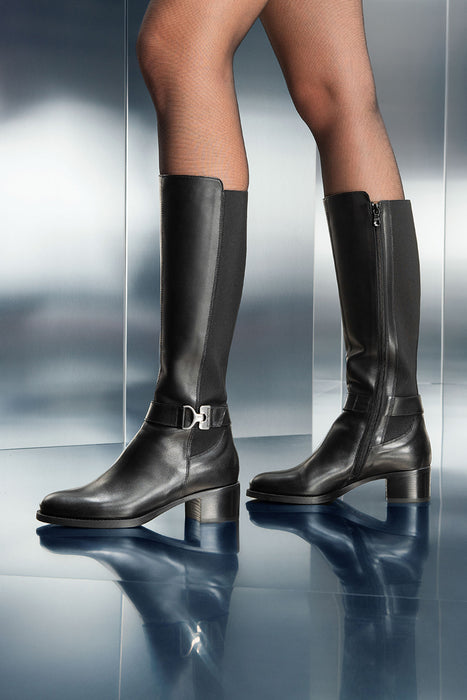 Leather and technical fabric boots