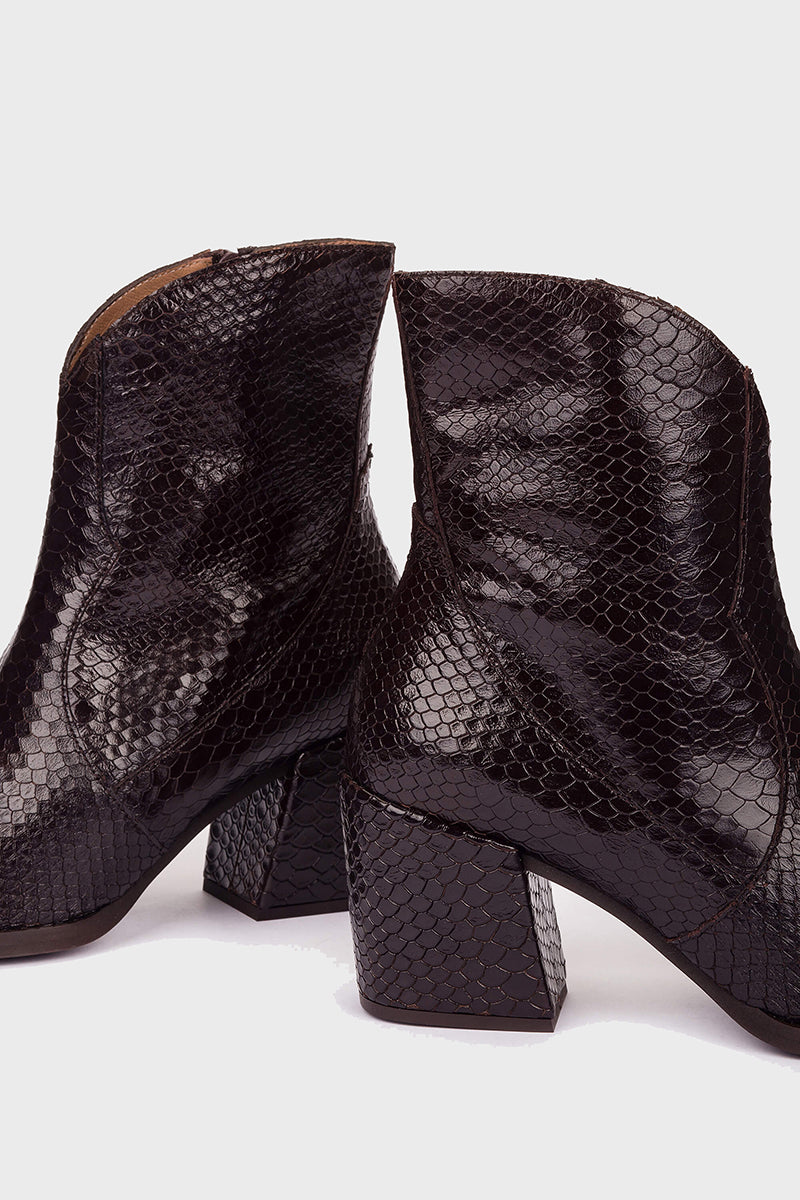 Dolmen heeled boots