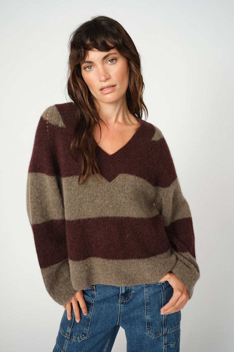 MMTaci Stripe LS V-Neck Knit