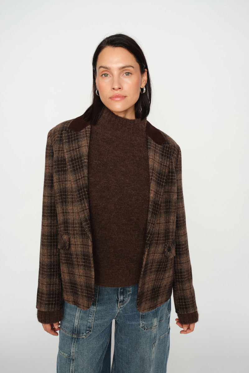 MMElivia Chez Blazer