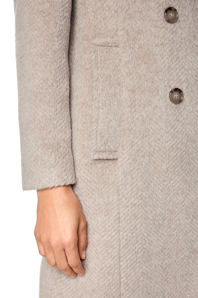 Fitted coat in alpaca wool blend