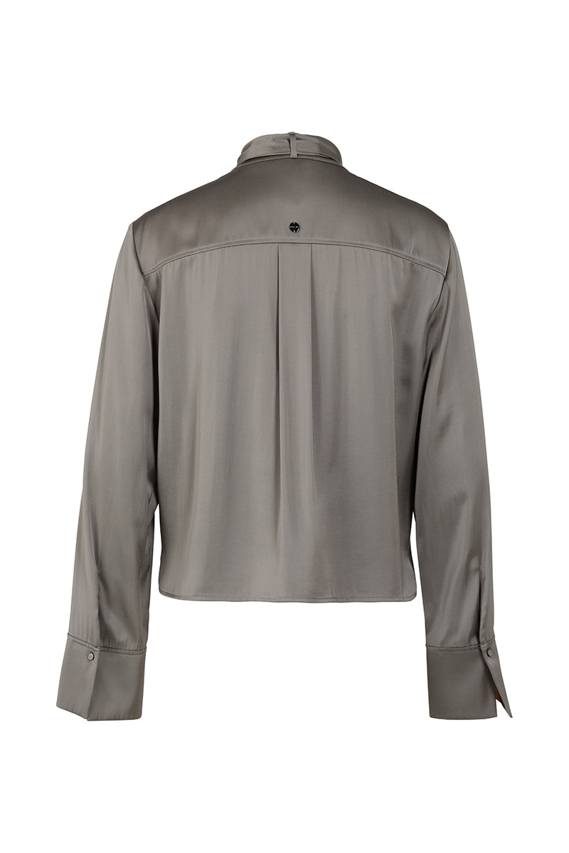 Feminine blouse with bow