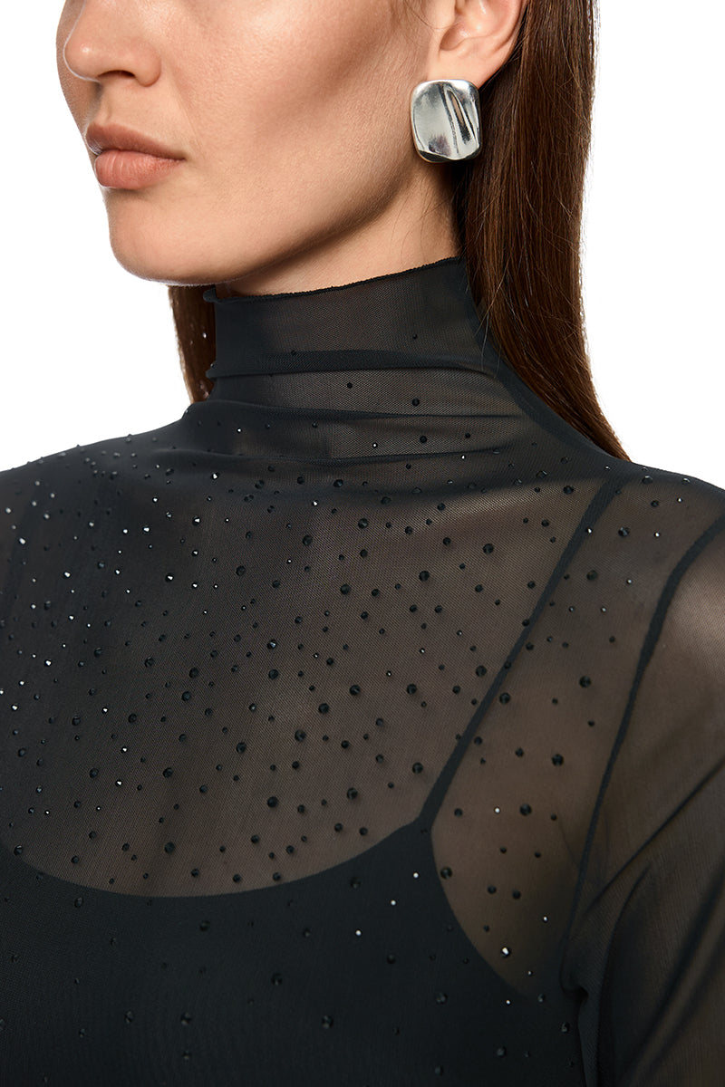 Long-sleeved mesh top with hotfix