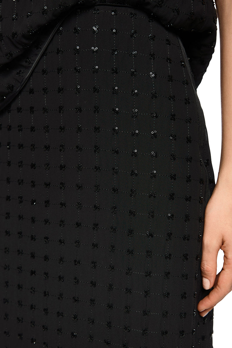 Elegant skirt with sequins