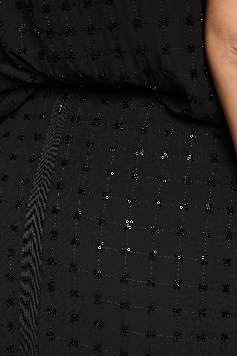 Elegant skirt with sequins