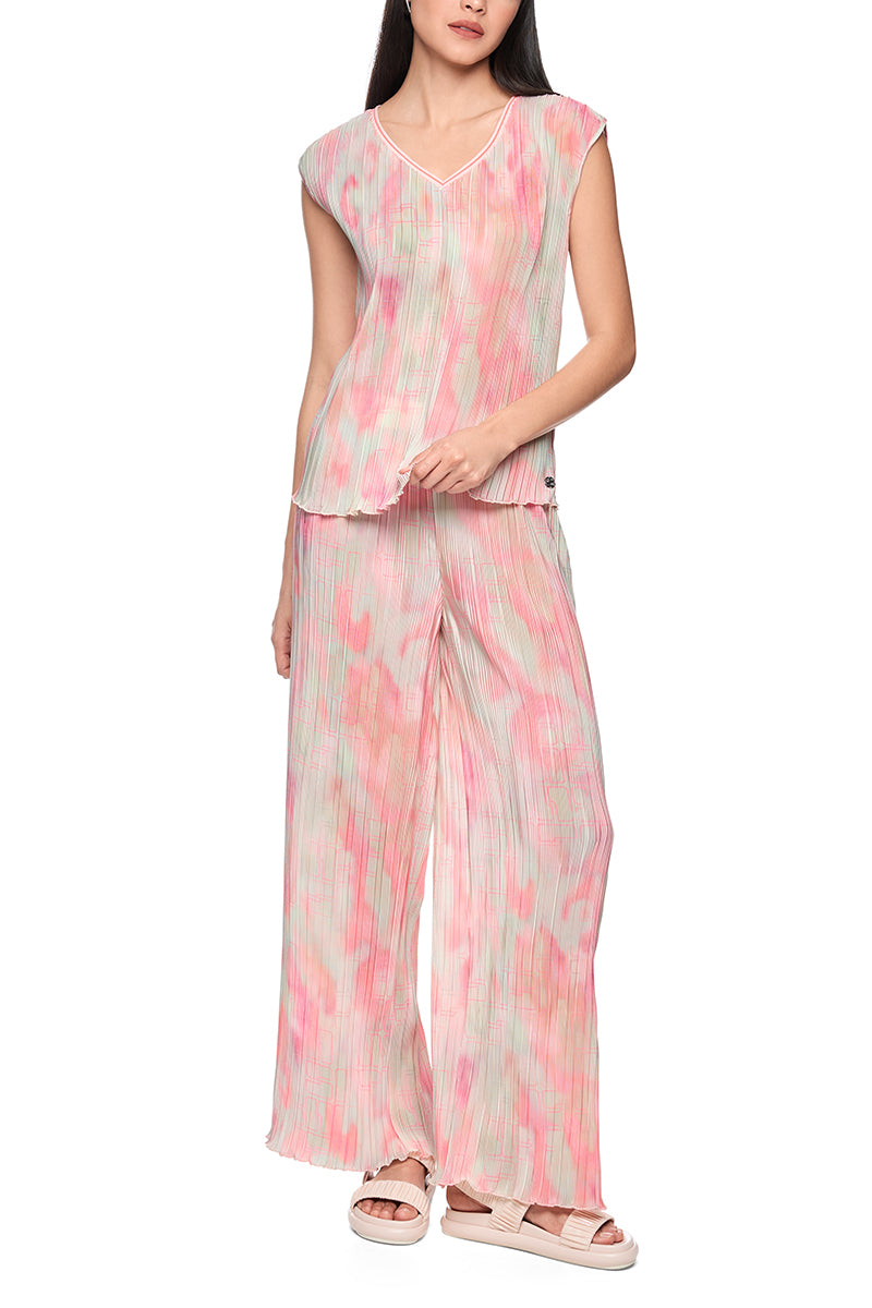 Sleeveless pleated top