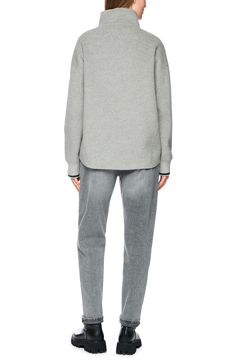 Sporty jacket with stand-up collar