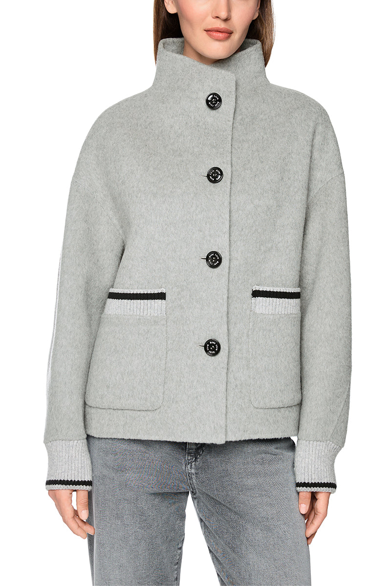 Sporty jacket with stand-up collar
