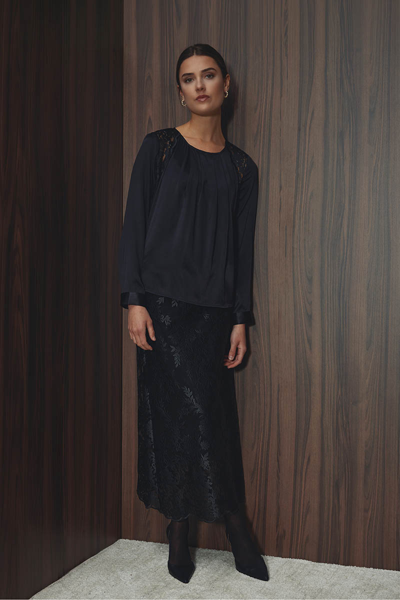 Ello lace long skirt