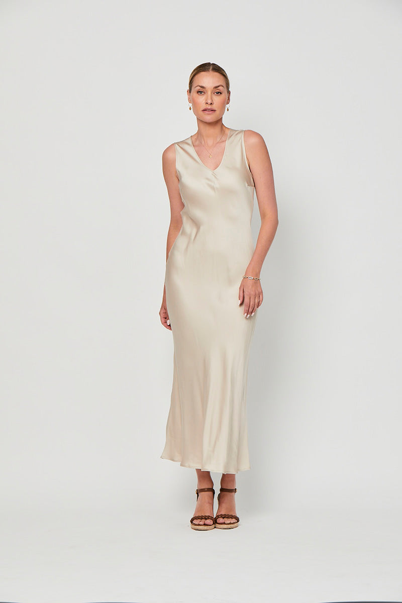 Sleeveless V-neck dress