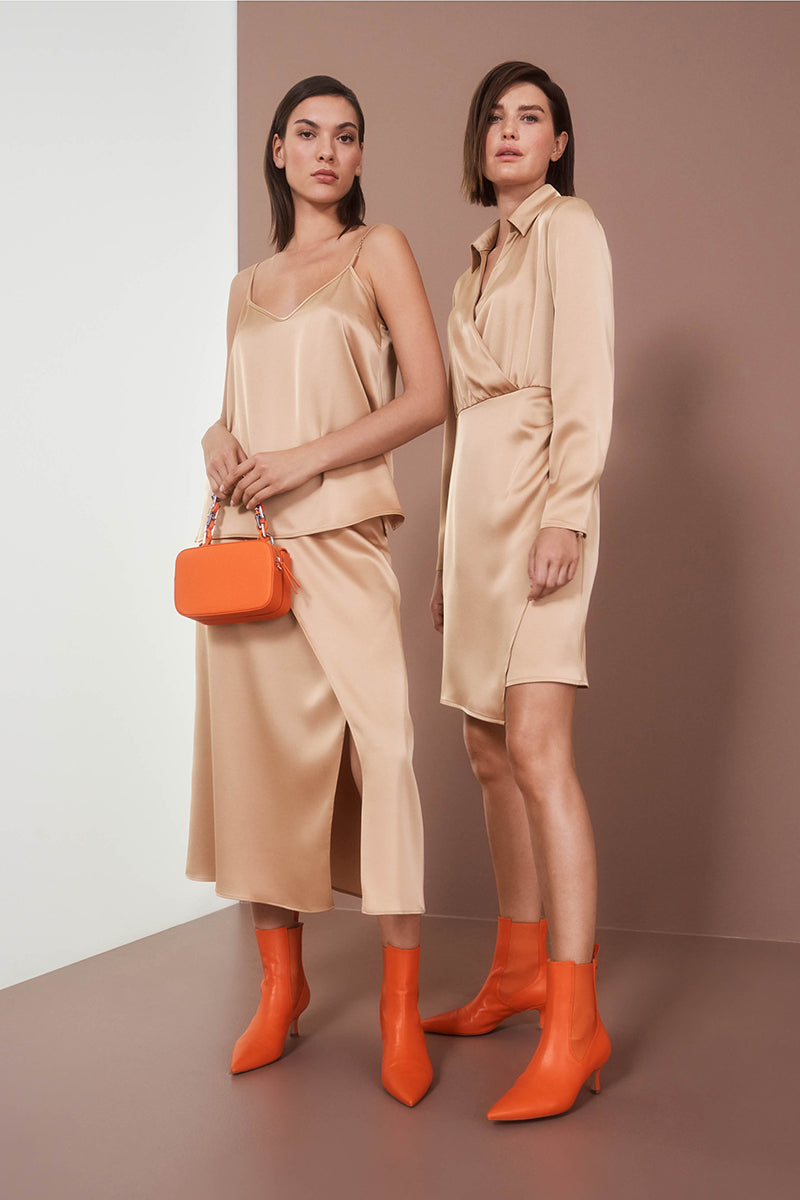 Top with slender chain