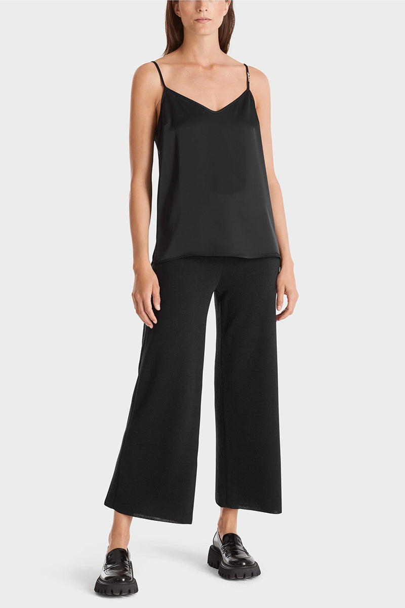 Top with slender chain