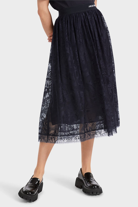 Wide skirt in tulle lace