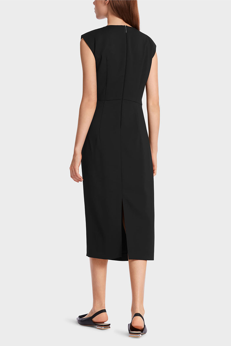 Figure-hugging dress with ruffle detail