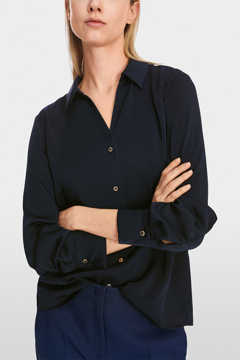 Shirt blouse with decorative buttons