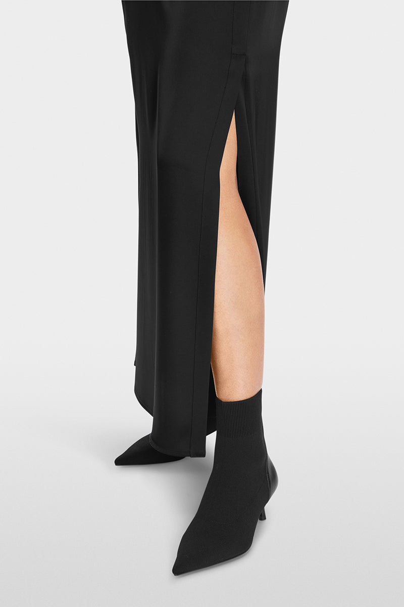 Pencil skirt with stretch