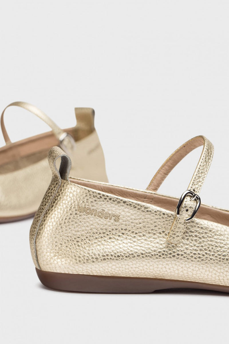 Platinum Seoul ballerina