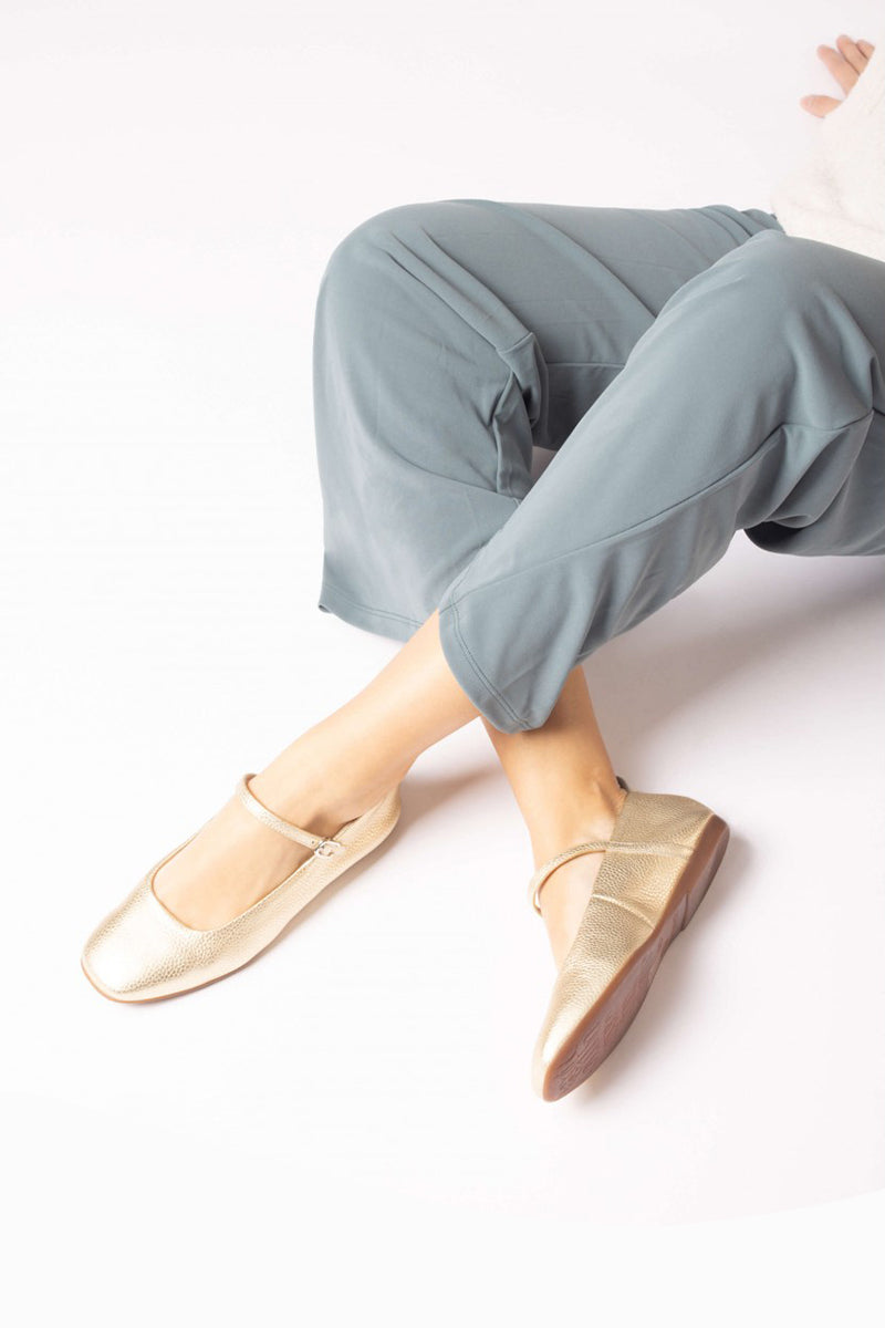 Platinum Seoul ballerina