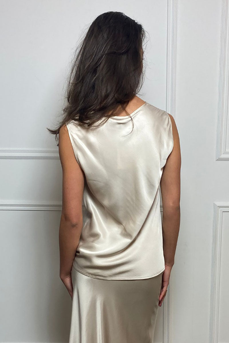 Sleeveless V-neck top