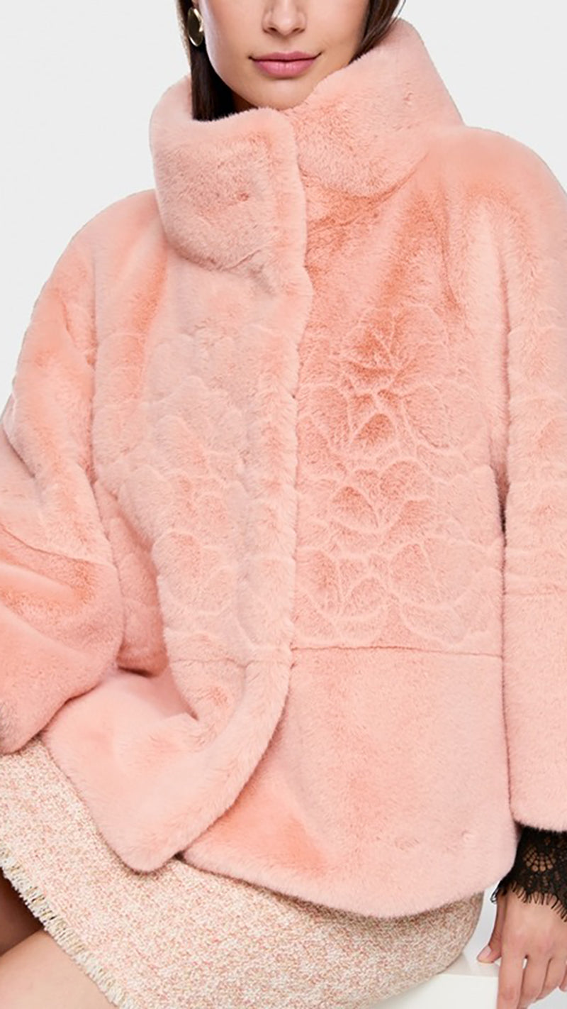 Elegant jacket with faux fur