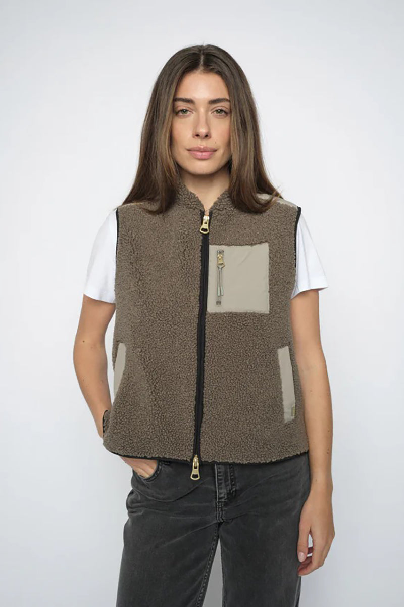 MMRowe Eli Teddy Vest