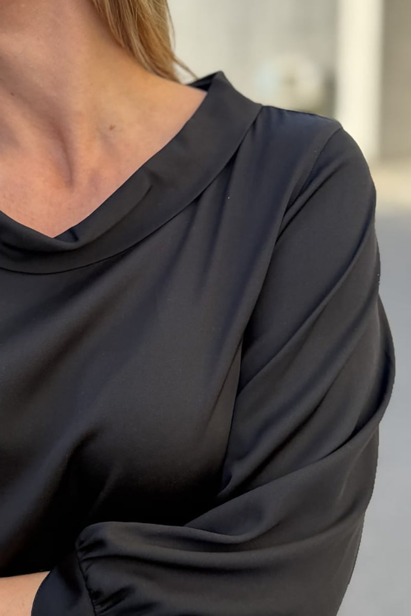 Mia Blouse