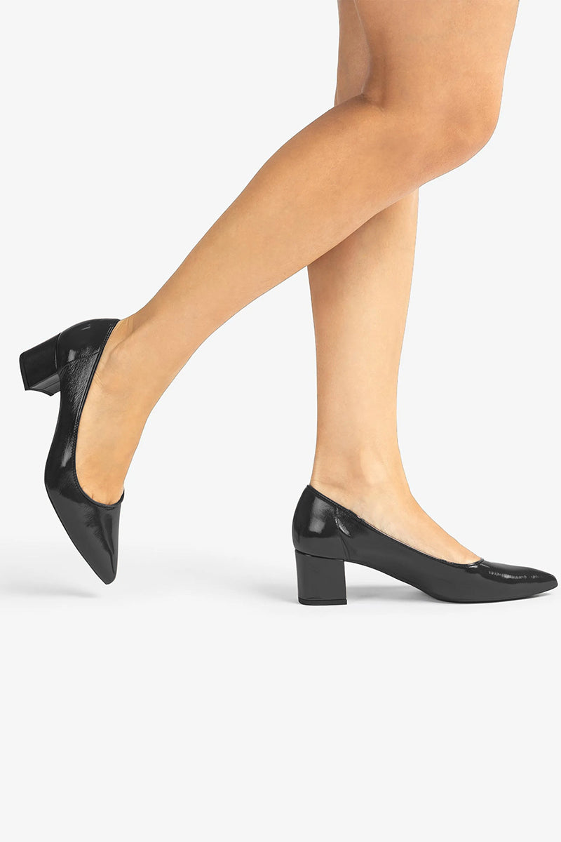 Jovera pointed toe pump