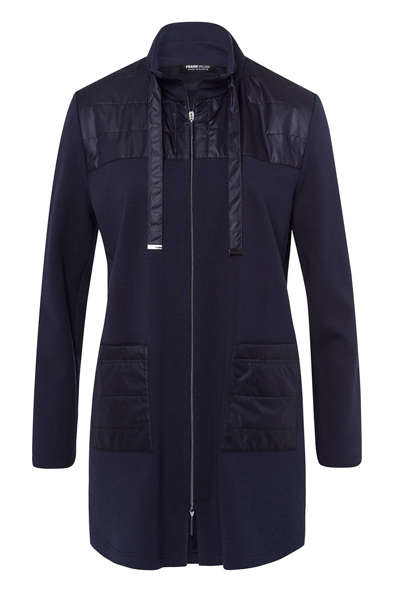 Long jacket with variable collar