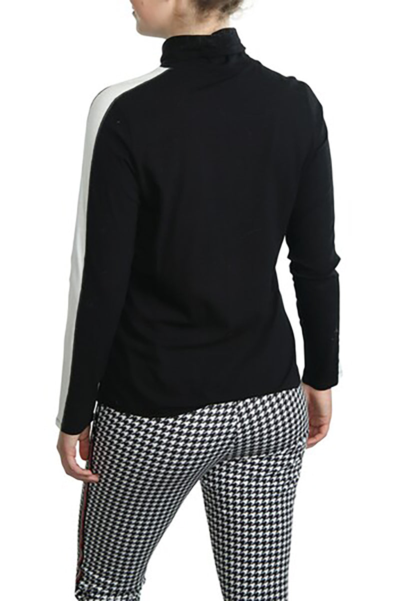 Turtleneck with contrasting stripes on the sides