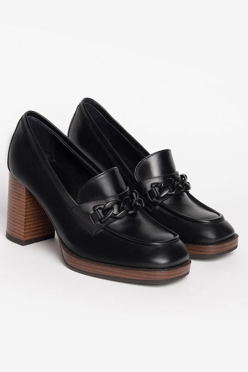 Leather heel loafers